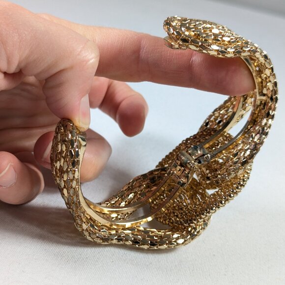 1980s chunky gold tone hinged metal mesh knot cuff bracelet - Picture 5 of 5